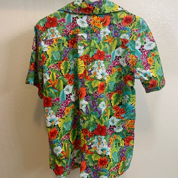 Hawaiian/floral button up - Picture 3 of 3